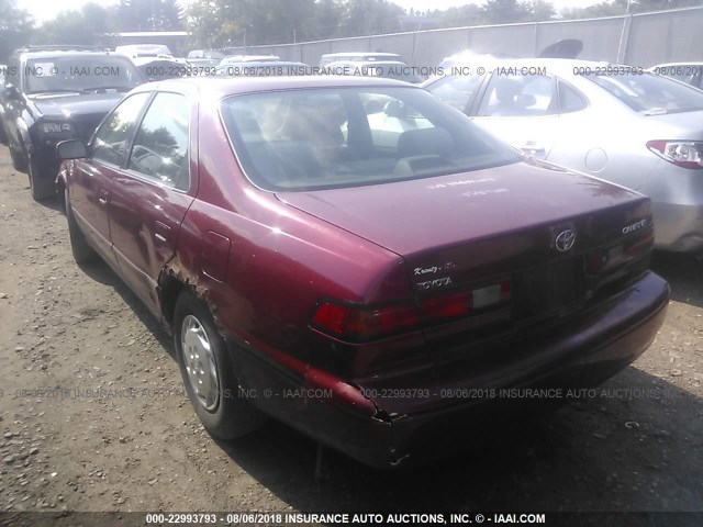 JT2BG22K4W0136292 - 1998 TOYOTA CAMRY CE/LE/XLE RED photo 3