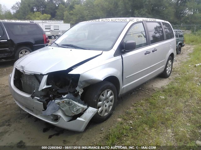 2A8HR44H18R607468 - 2008 CHRYSLER TOWN & COUNTRY LX SILVER photo 2