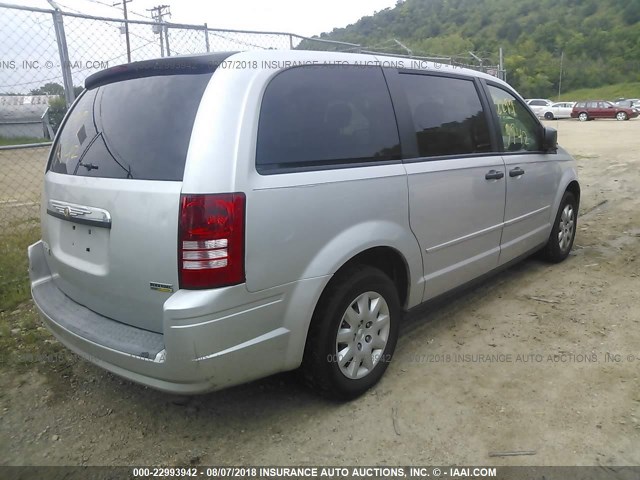 2A8HR44H18R607468 - 2008 CHRYSLER TOWN & COUNTRY LX SILVER photo 4