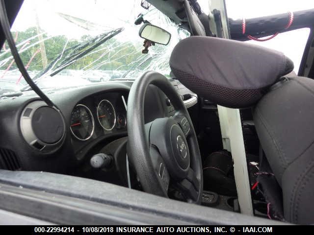 1C4AJWAG0FL565761 - 2015 JEEP WRANGLER SPORT 黑色 照片 5