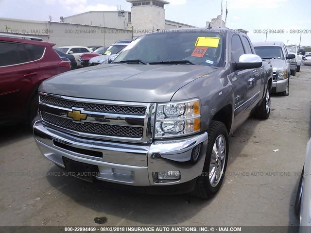 1GCRCSE09DZ368701 - 2013 CHEVROLET SILVERADO C1500 LT GRAY photo 2