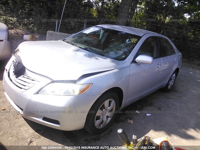 4T1BE46K57U007891 - 2007 TOYOTA CAMRY NEW GENERAT CE/LE/XLE/SE SILVER photo 2