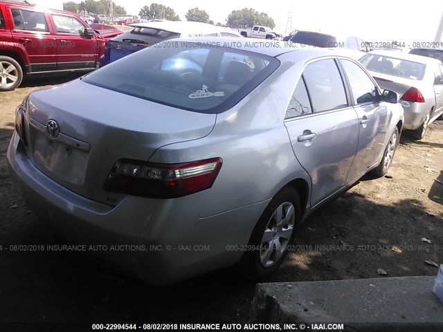 4T1BE46K57U007891 - 2007 TOYOTA CAMRY NEW GENERAT CE/LE/XLE/SE SILVER photo 4
