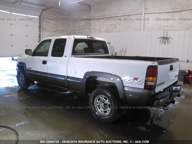 1GCGK29U2YE237484 - 2000 CHEVROLET SILVERADO K2500 WHITE photo 3