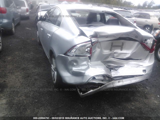 YV126MFB0F1315739 - 2015 VOLVO S60 PREMIER SILVER photo 3