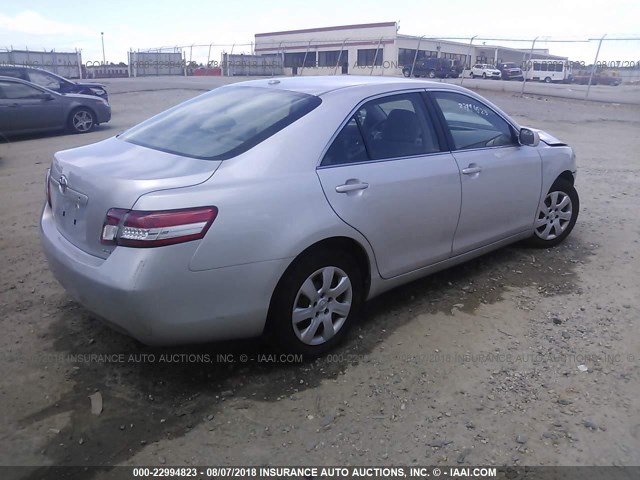 4T1BF3EK5BU680472 - 2011 TOYOTA CAMRY SE/LE/XLE SILVER photo 4