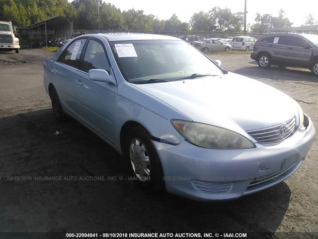 4T1BE32K15U557117 - 2005 TOYOTA CAMRY LE/XLE/SE 浅蓝色 照片 1