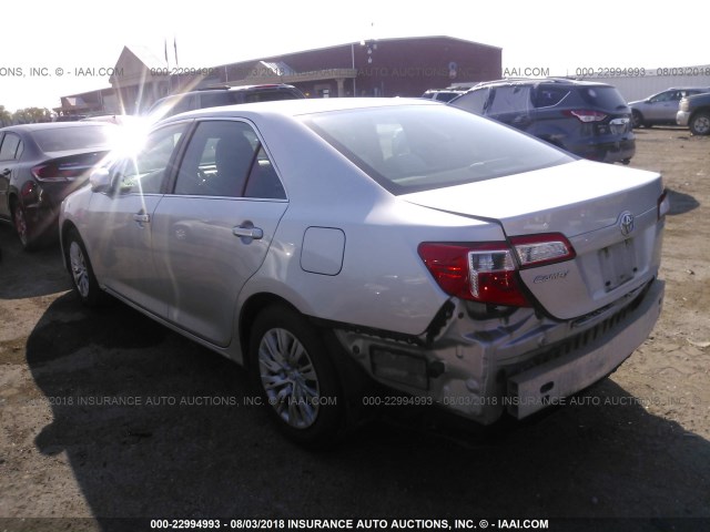 4T1BF1FK9DU694025 - 2013 TOYOTA CAMRY L/SE/LE/XLE 银色 照片 3