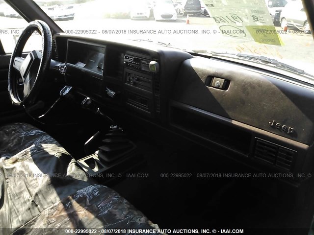 1J7FJ26E9KL558613 - 1989 JEEP COMANCHE WHITE photo 5