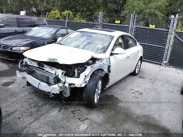 2G4GT5GR4D9164236 - 2013 BUICK REGAL PREMIUM WHITE photo 2