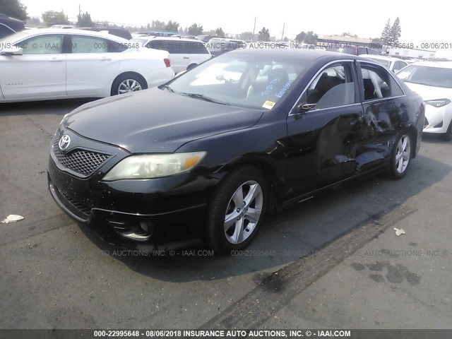 4T1BF3EK4AU050909 - 2010 TOYOTA CAMRY SE/LE/XLE შავი ფოტო 2