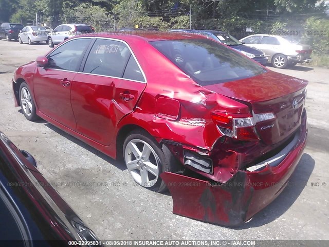 4T1BF1FK8CU576031 - 2012 TOYOTA CAMRY SE/LE/XLE წითელი ფოტო 3