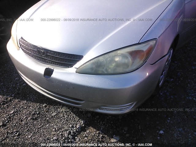4T1BE32K02U581808 - 2002 TOYOTA CAMRY LE/XLE/SE Gümüş foto 6