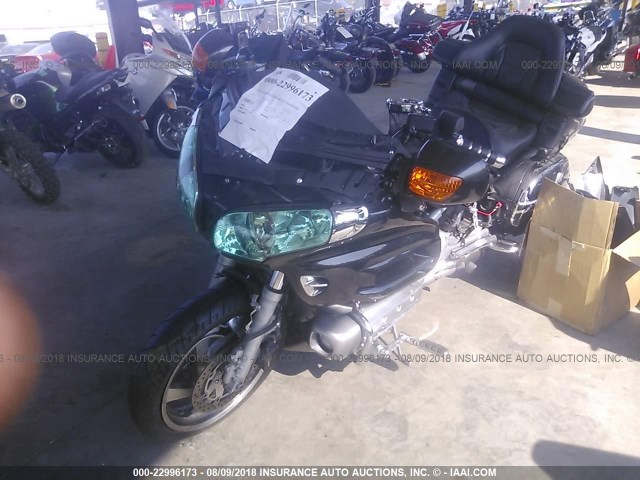 1HFSC47G6AA906357 - 2010 HONDA GL1800 BLACK photo 2