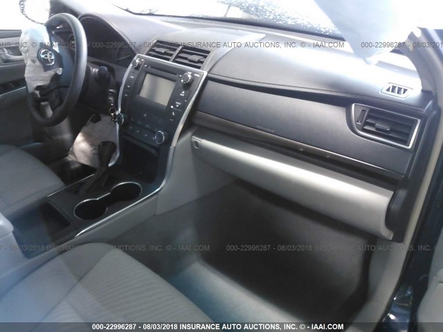 4T4BF1FK2FR461094 - 2015 TOYOTA CAMRY LE/XLE/SE/XSE Dark Blue photo 5