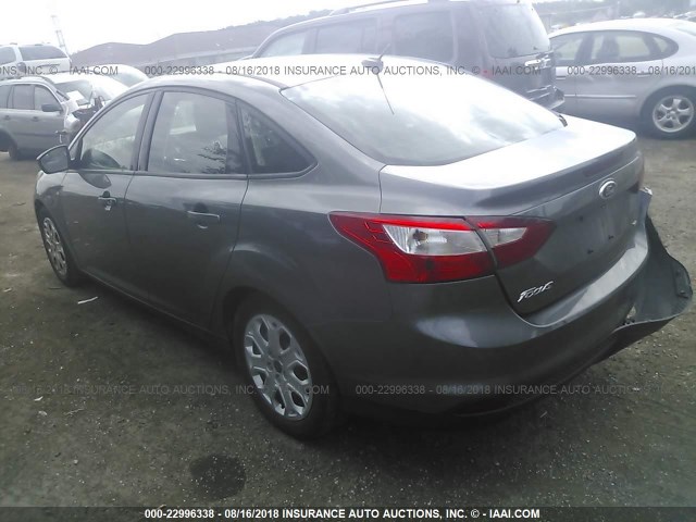 1FAHP3F2XCL156905 - 2012 FORD FOCUS SE 灰色 照片 3
