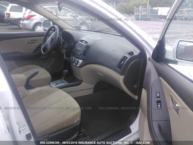 KMHDU4AD7AU076853 - 2010 HYUNDAI ELANTRA BLUE/GLS/SE WHITE photo 5