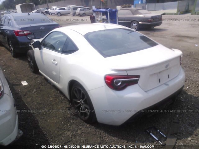 JF1ZNAA10H8705289 - 2017 TOYOTA 86 SPECIAL EDITION WHITE photo 3