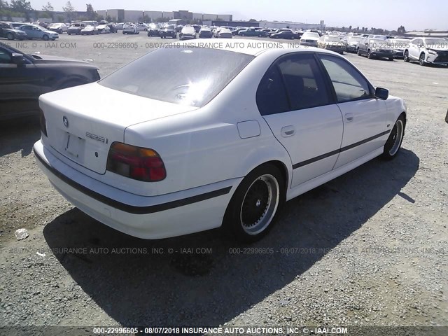 WBADM6349XGU00872 - 1999 BMW 528 I AUTOMATIC WHITE photo 4