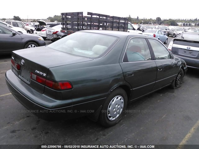 JT2BG22K7X0379354 - 1999 TOYOTA CAMRY LE/XLE GREEN photo 4