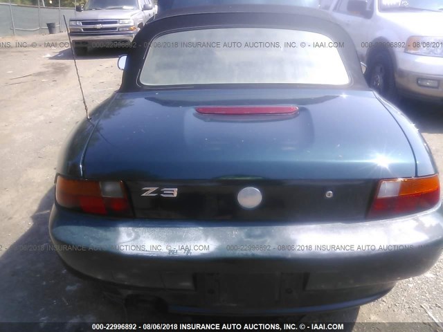 4USCH7325VLB78646 - 1997 BMW Z3 1.9 GREEN photo 8