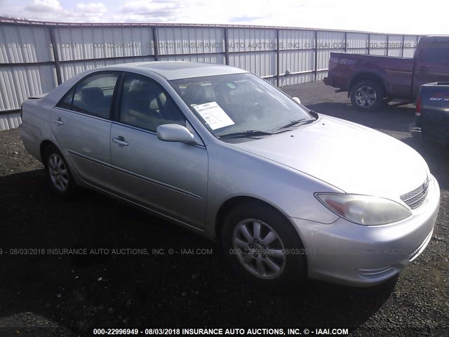 JTDBF32K640152619 - 2004 TOYOTA CAMRY LE/XLE 银色 照片 1