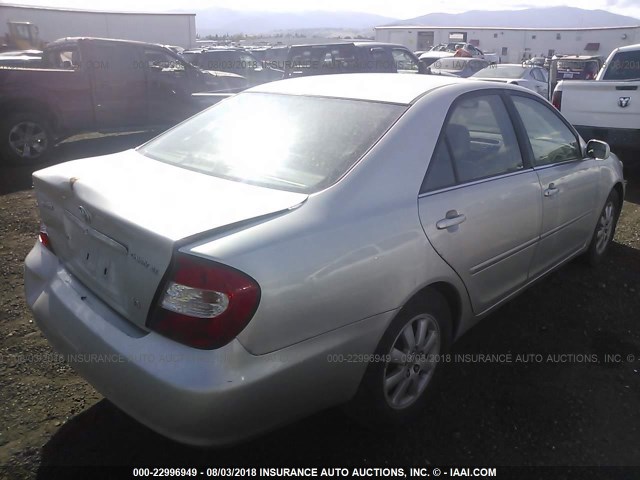 JTDBF32K640152619 - 2004 TOYOTA CAMRY LE/XLE 银色 照片 4