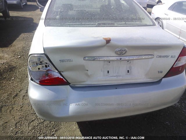 JTDBF32K640152619 - 2004 TOYOTA CAMRY LE/XLE 银色 照片 6