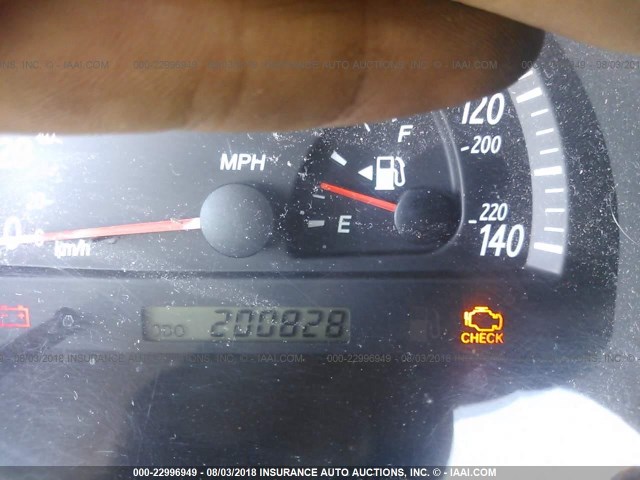 JTDBF32K640152619 - 2004 TOYOTA CAMRY LE/XLE 银色 照片 7