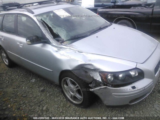 YV1MJ682852091659 - 2005 VOLVO V50 T5 SILVER photo 6