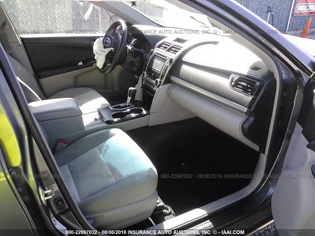 4T1BF1FK2CU166583 - 2012 TOYOTA CAMRY SE/LE/XLE BLACK photo 5