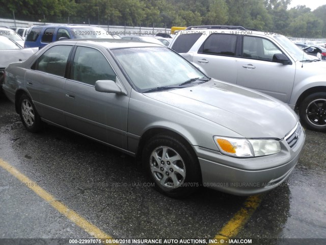 4T1BG22K01U020074 - 2001 TOYOTA CAMRY CE/LE/XLE 银色 照片 1