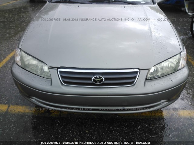 4T1BG22K01U020074 - 2001 TOYOTA CAMRY CE/LE/XLE 银色 照片 6
