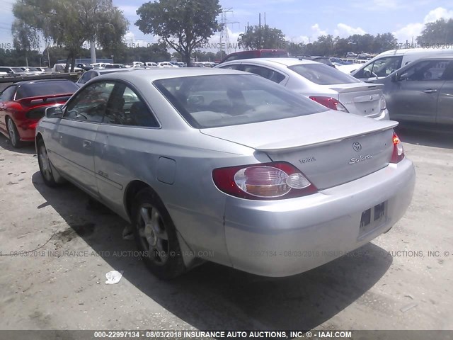 2T1CF22P22C600996 - 2002 TOYOTA CAMRY SOLARA SE/SLE ვერცხლისფერი ფოტო 3