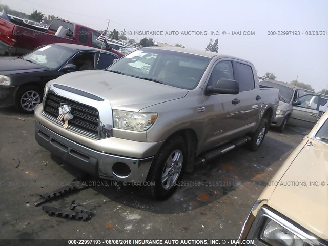 5TBEV54157S464862 - 2007 TOYOTA TUNDRA CREWMAX SR5 GOLD photo 2