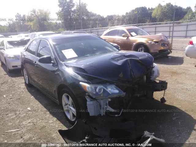 4T1BF1FK7EU420484 - 2014 TOYOTA CAMRY L/SE/LE/XLE შავი ფოტო 1