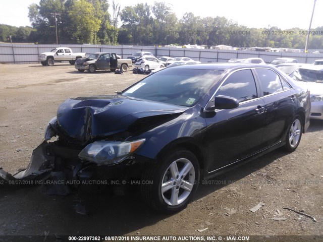 4T1BF1FK7EU420484 - 2014 TOYOTA CAMRY L/SE/LE/XLE შავი ფოტო 2