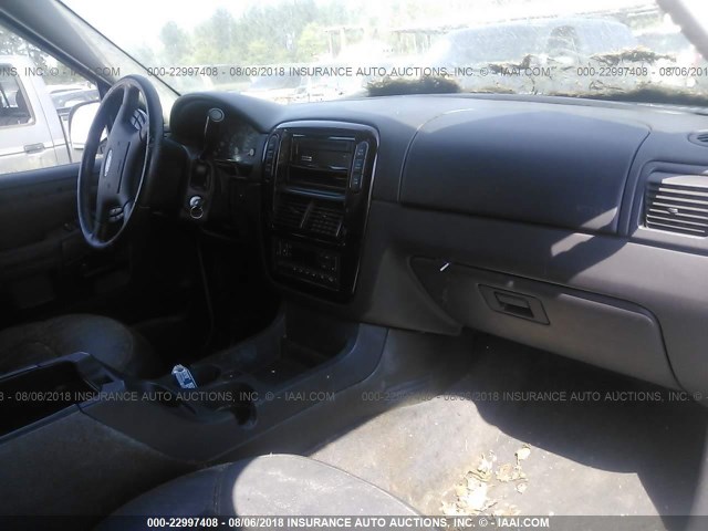 1FMDU75W03ZA25102 - 2003 FORD EXPLORER LIMITED 银色 照片 5