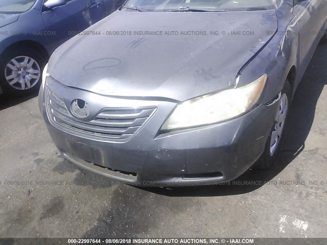 4T4BE46K89R073747 - 2009 TOYOTA CAMRY SE/LE/XLE ნაცრისფერი ფოტო 6