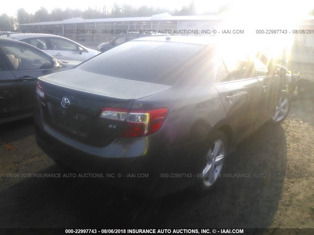 4T1BF1FK1CU502966 - 2012 TOYOTA CAMRY SE/LE/XLE ნაცრისფერი ფოტო 4