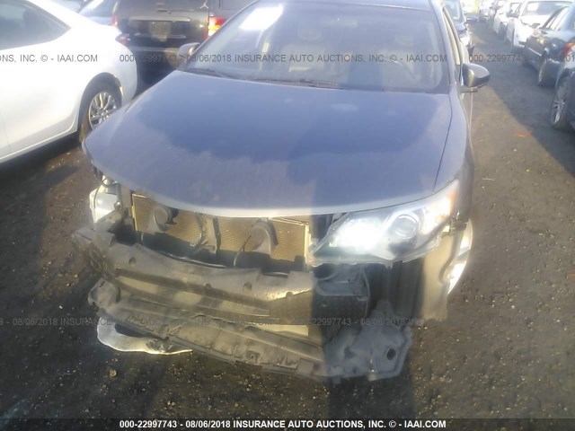 4T1BF1FK1CU502966 - 2012 TOYOTA CAMRY SE/LE/XLE ნაცრისფერი ფოტო 6