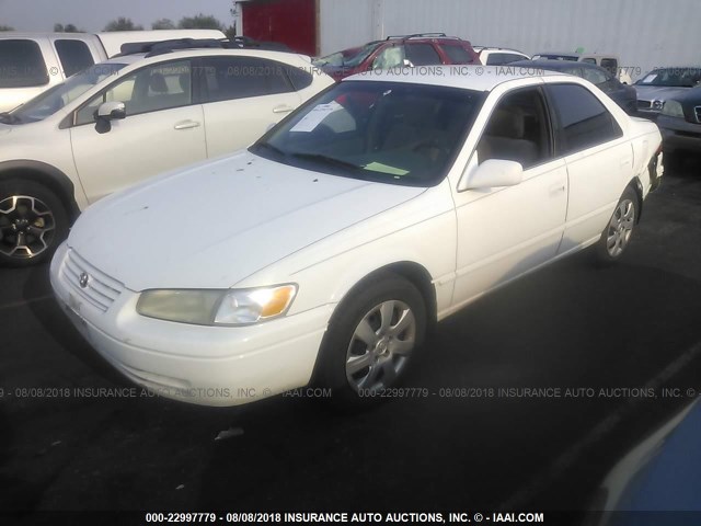 JT2BG28K9X0276041 - 1999 TOYOTA CAMRY LE/XLE WHITE photo 2