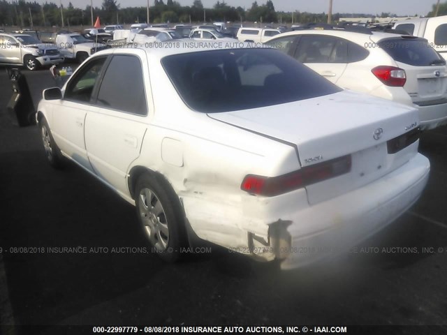 JT2BG28K9X0276041 - 1999 TOYOTA CAMRY LE/XLE WHITE photo 3
