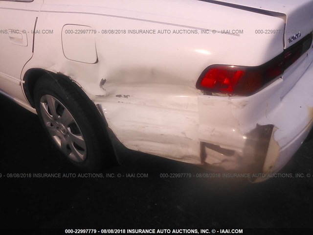 JT2BG28K9X0276041 - 1999 TOYOTA CAMRY LE/XLE WHITE photo 6