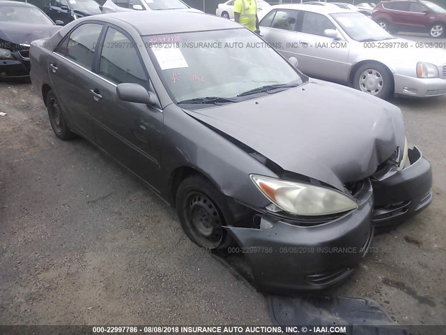 4T1BE32K24U889159 - 2004 TOYOTA CAMRY LE/XLE/SE ნაცრისფერი ფოტო 1