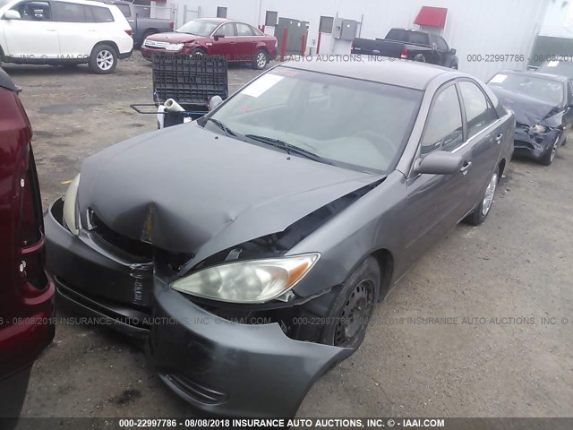 4T1BE32K24U889159 - 2004 TOYOTA CAMRY LE/XLE/SE ნაცრისფერი ფოტო 2