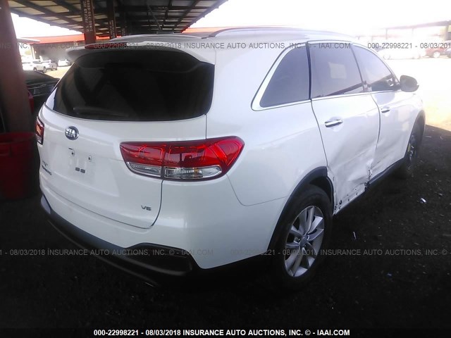 5XYPG4A56HG228070 - 2017 KIA SORENTO LX/L WHITE photo 4