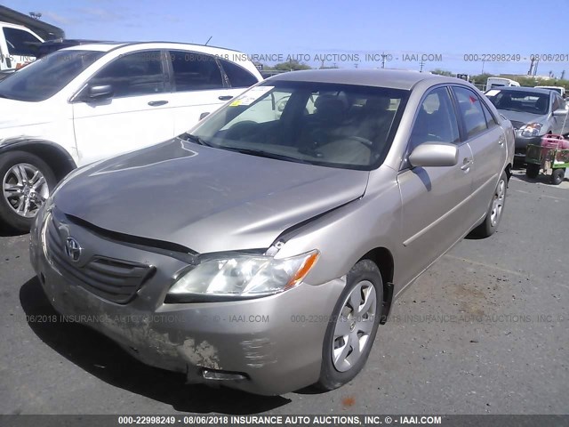 JTNBE46K673046298 - 2007 TOYOTA CAMRY NEW GENERAT CE/LE/XLE/SE GOLD photo 2