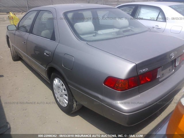 4T1BG22K21U031061 - 2001 TOYOTA CAMRY CE/LE/XLE 银色 照片 3