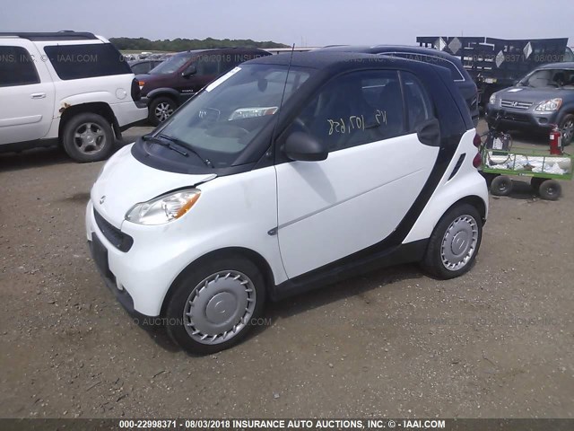 WMEEJ31X49K331232 - 2009 SMART FORTWO PURE/PASSION WHITE photo 2
